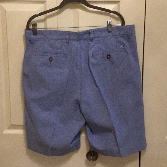 *EUC* Tommy Hilfiger chambray shorts. Size 36. - Picture 5 of 5